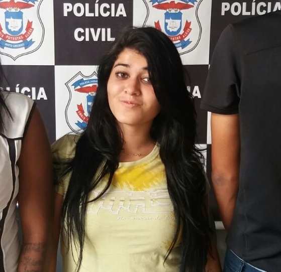 Conforme o delegado, a mulher de amarelo tirava debochava dos policiais afirmando que seria solta no dia seguinte.