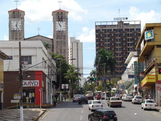 O militar foi preso após causar um acidente e invadir um estacionamento com o carro em que estava.