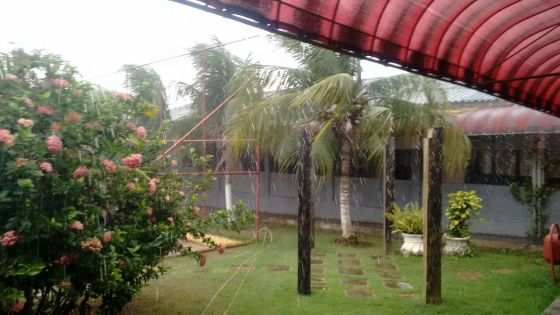 Cuiabanos registram chuva na tarde desta sexta-feira (6).