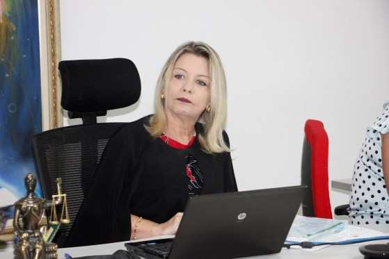 A juíza da 7ª Vara Criminal, Selma Arruda, encaminhou a investigação contra o policial Franckciney Canavarros Magalhães para a 11ª Vara Criminal Militar.