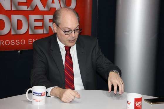 O chefe do MP, Mauro Curvo foi o único, até o momento, a aceitar oficialmente a proposta do Governo de retirar 20% da verba de custeio dos poderes.