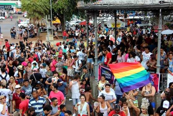 Os participantes demonstravam muita energia e disposição para dançar, brincar e se divertir em cada apresentação.