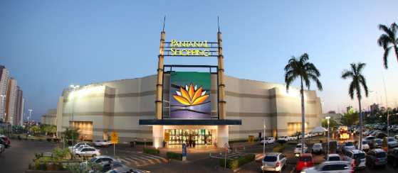 A assessoria do shopping informou que seguranças são treinados para lidar com esse tipo de situação.