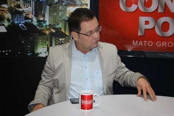 Eduardo Botelho assinou convênio da ALMT com o Sicredi