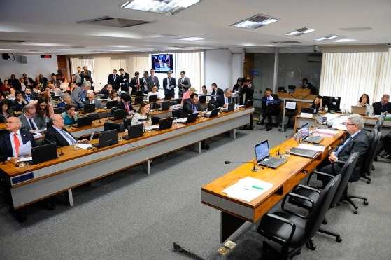 CCJ: a votação foi encerrada com nove votos favoráveis à proposta e quatro contrários