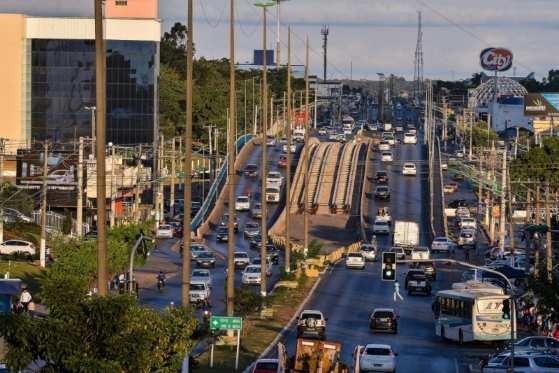 Os trabalhos foram iniciados no início deste mês e visam o fim de alagamentos na região do Viaduto da UFMT.