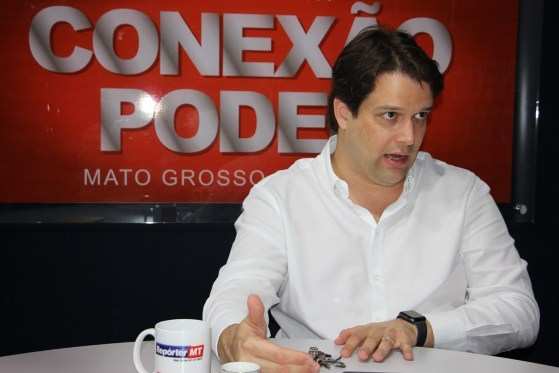 O secretário de Fazenda, Gustavo Oliveira, explicou ainda que o pagamento dos aposentados terá prioridade, a partir de novembro, atendendo a determinação do governador Pedro Taques.