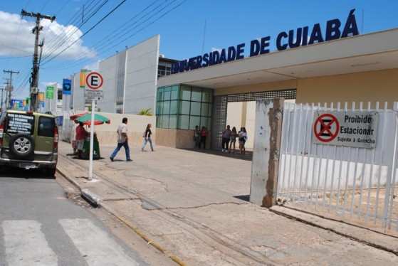 O aluno cursou Gerenciamento de Redes de Computadores em 2009, mas só recebeu seu diploma em 2012, quando o curso foi reconhecido pelo Ministério da Educação (MEC).