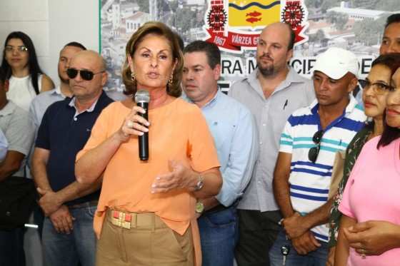 A prefeita Lucimar Campos reafirmou ainda o compromisso com o concurso público que será realizado em 2018 e a recomposição salarial para todos os servidores públicos.