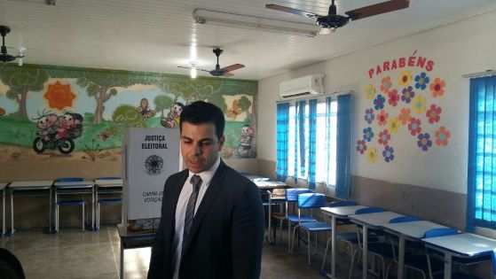 Juiz Alexandre Pampado vai às escolas e destaca ausência de filas.