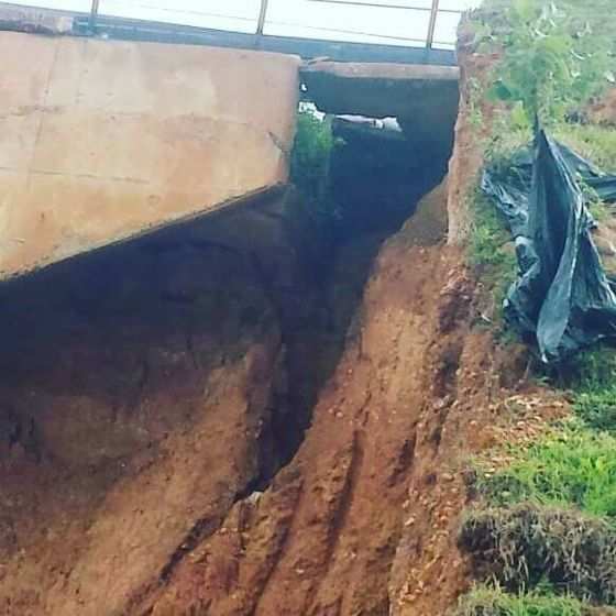 Desmoronamento de terra foi registrado na cabeceira da Ponte Benedito Figueiredo.