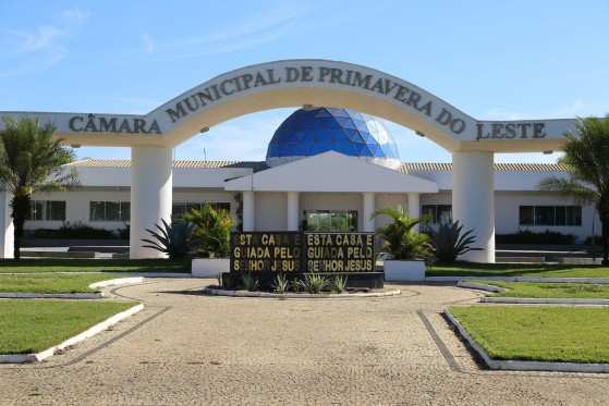 Cada um, de acordo com a sua participação na fraude, deverá responder pelos crimes de organização criminosa, corrupção passiva e ativa, falsidade ideológica e uso de documento particular ideologicamente falso.