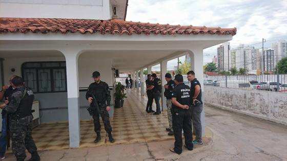 A operação foi deflagrada pela Delegacia Especializada de Entorpecentes (DRE).
