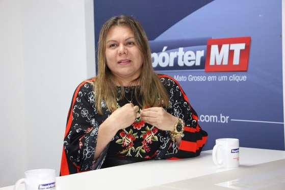 Promotora de Justiça Lindinalva Rodrigues na bancada do site RepórterMT.