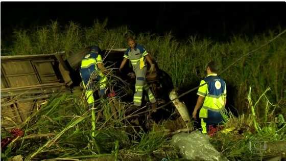 O acidente ocorreu por volta de 21 horas no km 372, a cerca de 60 km de Presidente Prudente.