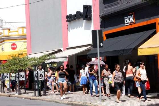 Comerciantes são consultados sobre medida.