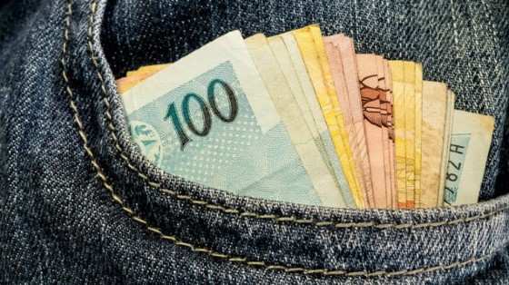 O saque imediato de até R$ 500 não tem relação com o saque-aniversário, que só começa a ser pago em abril de 2020.