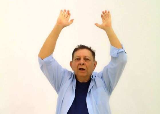 O escritor chegou a passar por uma cirurgia, porém o estado de saúde se agravou e acabou morrendo nesta sexta-feira (12).