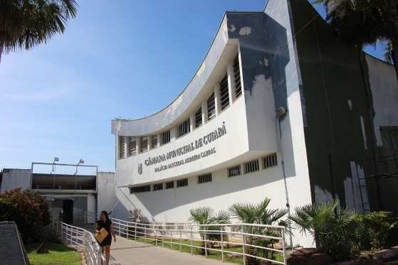 Câmara de Cuiabá suspendeu compra de salgadinhos durante o recesso parlamentar.