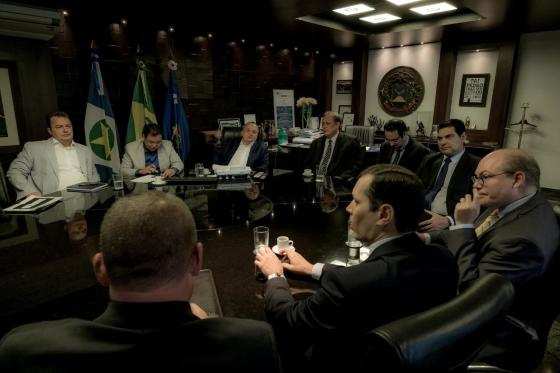 A reunião durou cerca de três horas e cotou com a participação dos presidentes de todos os poderes.