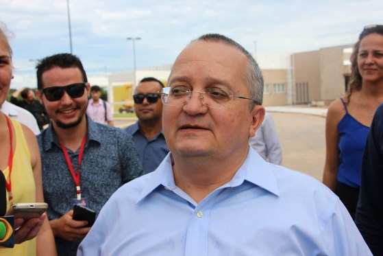 A medida assinada pelo governador Pedro Taques circulou no Diário Oficial desta quarta-feira.