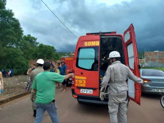 A vítima chegou a ser socorrida, mas morreu ao dar entrada na unidade de saúde.