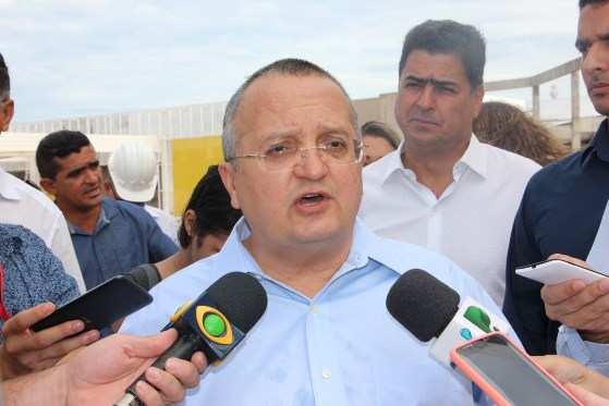 As afirmações do governador Pedro Taques foram feitas durante entrega de barracas para feirantes nesta segunda-feira (2), em Cuiabá