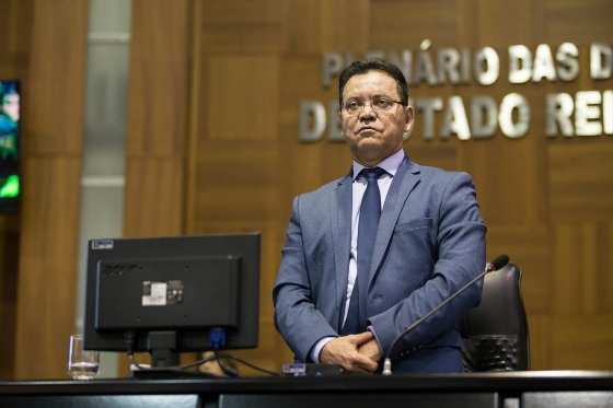 O presidente Botelho irritado com falta de compromisso de parlamentares