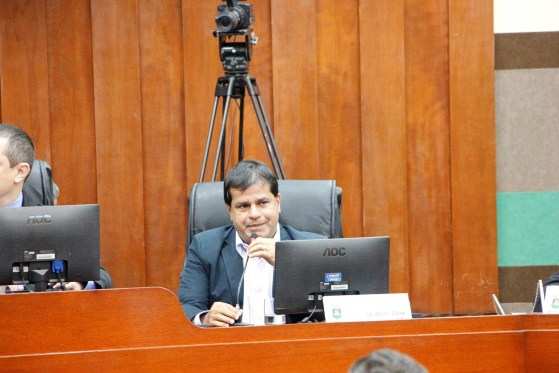 Adevair Cabral é acusado de liberar testemunha da CPI do Paletó sem autorização do presidente da comissão.