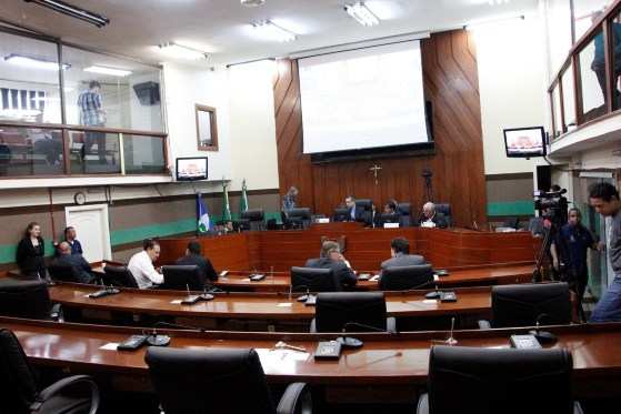 Câmara Municipal deve ter duas sessões no período de extensão do contrato com a empresa.