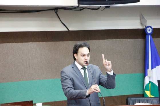 Vereador Felipe Wellaton nega as acusações de uso da Verba Indenizatória do ex-chefe de gabinete.