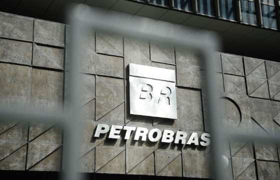 A escalada nos preços acontece em meio à disparada nos preços internacionais do petróleo.