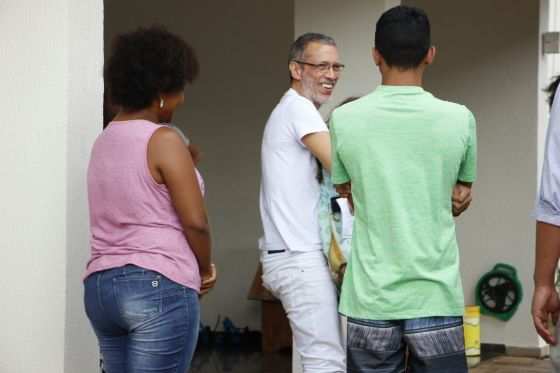 João Arcanjo Ribeiro foi recebido com festa pelos familiares em sua casa, no bairro Boa Esperança, em Cuiabá.