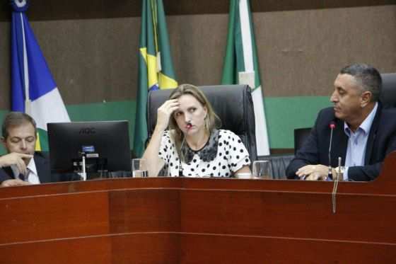 Angélica Schuller faz a defesa da testemunha Valdecir Cardoso de Almeida.