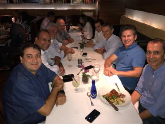 Nesta sexta-feira, Mauro Mendes almoçou com o ex-prefeito de Lucas do Rio Verde, Otaviano Pivetta.