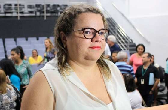 Secretária Marioneide Kliemaschewsk assinou documento orientando contratados da Seduc a aguardarem em casa a definição se ficam ou não.