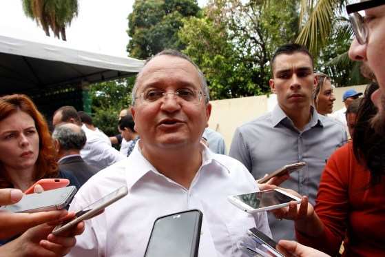 O governador Pedro Taques moveu a ação contra duas Emendas criadas pela Assembleia sob a presidência de José Riva.