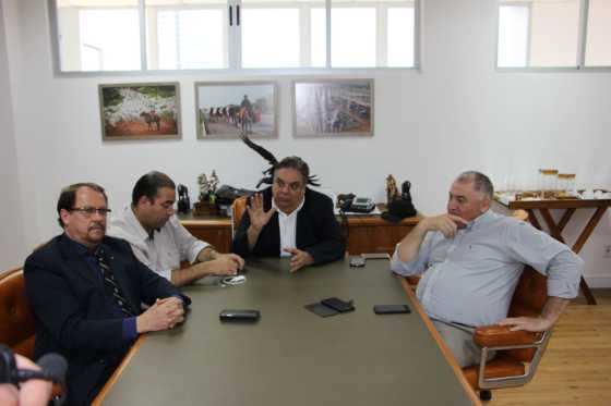 Em nota, o deputado Gilmar Fabris comunica que ele e outros três parlamentares vão manter o apoio ao governador.