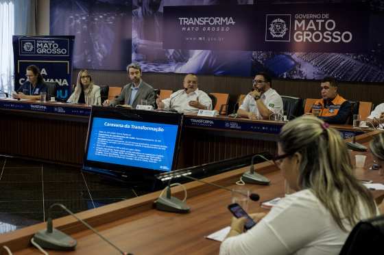 O governador Pedro Taques concedeu coletiva de imprensa nesta segunda-feira (9) para detalhar a Caravana da Transformação em Cuiabá.