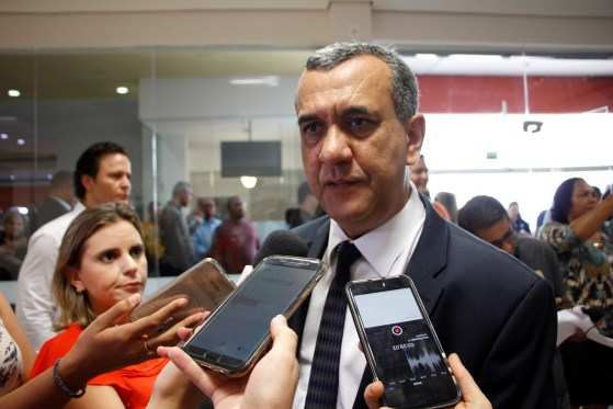 Vereadores discutem durante sessão ordinária da Câmara de Cuiabá
