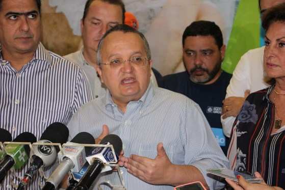 Governador Pedro Taques falou sobre críticas durante abertura da Caravana da Transformação em Cuiabá.