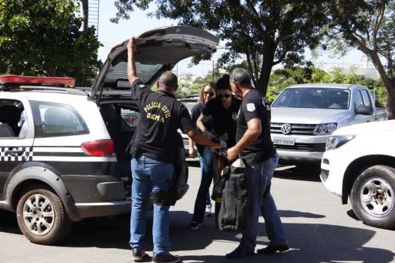 As ordens judiciais estão sendo cumpridas em casas e escritórios de Cuiabá.