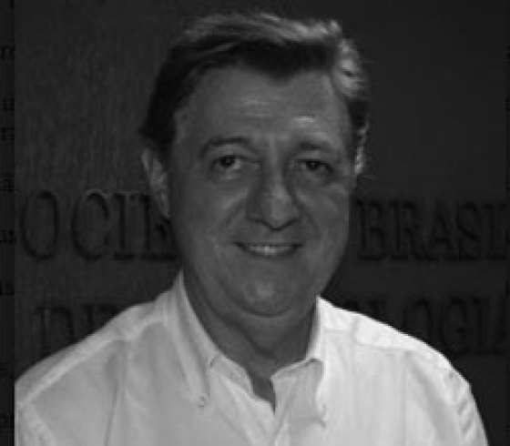 José Almir Adena é médico cardiologista e um dos fundadores do departamento de Cardiogeriatria da Sociedade Brasileira de Cardiologia