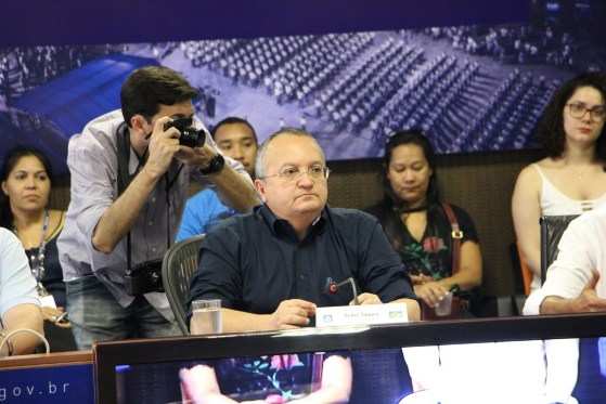 O governador Pedro Taques ingressou com agravo interno na tentativa de que a ministra Rosa Weber reveja sua decisão.