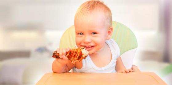O crescimento por idade foi maior entre os bebês com carne na dieta.