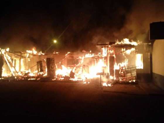 O incêndio destruiu arquivos e toda a estrutura da Prefeitura de Nova Bandeirantes.