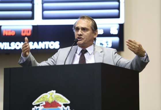 Deputado tem 59 anos e reclama que ainda não sabe quando será vacinado
