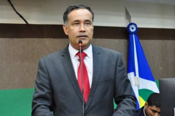 O vereador Luís Cláudio vai assumir o cargo que hoje é ocupado por Lili Pinheiro, primo do prefeito de Cuiabá.
