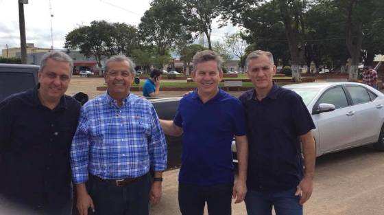 Adriano Silva, Jayme Campos e Mauro Mendes participaram de encontro do DEM em São José dos Quatro Marcos.