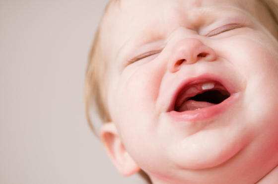 Os sinais mais aparentes de autismo surgem a partir dos dois e três anos de idade. 